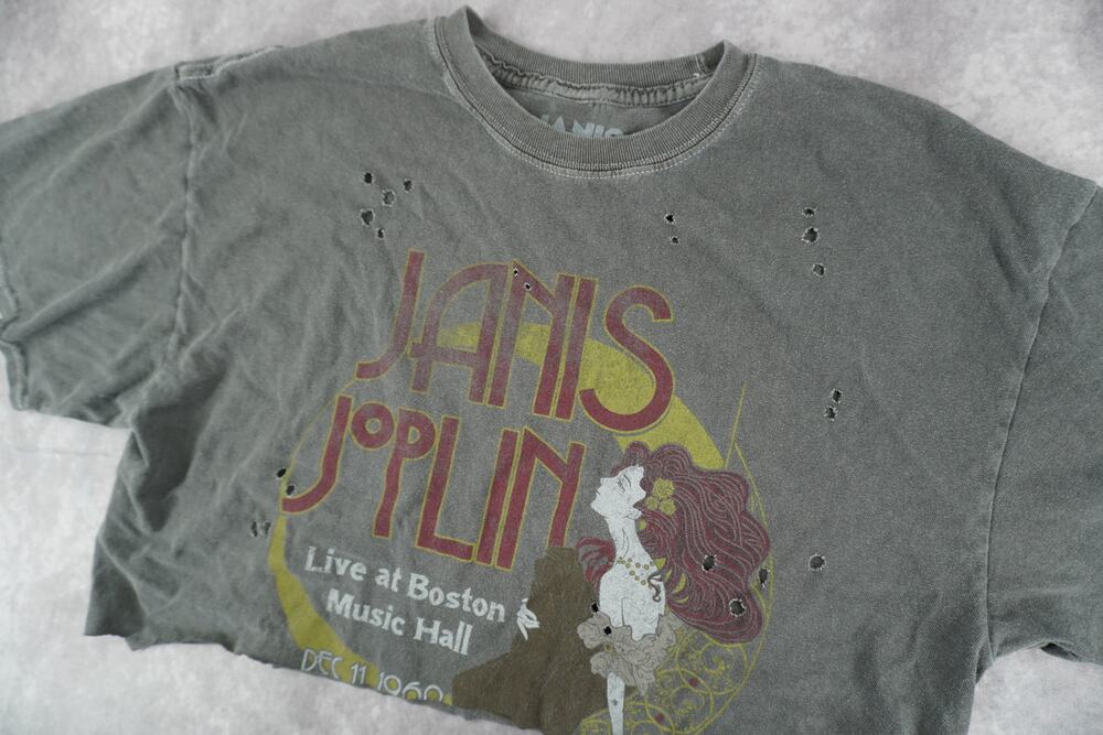Goodie Two Sleeves Janis Joplin Boston 1969 Distressed Crop Tee M/L